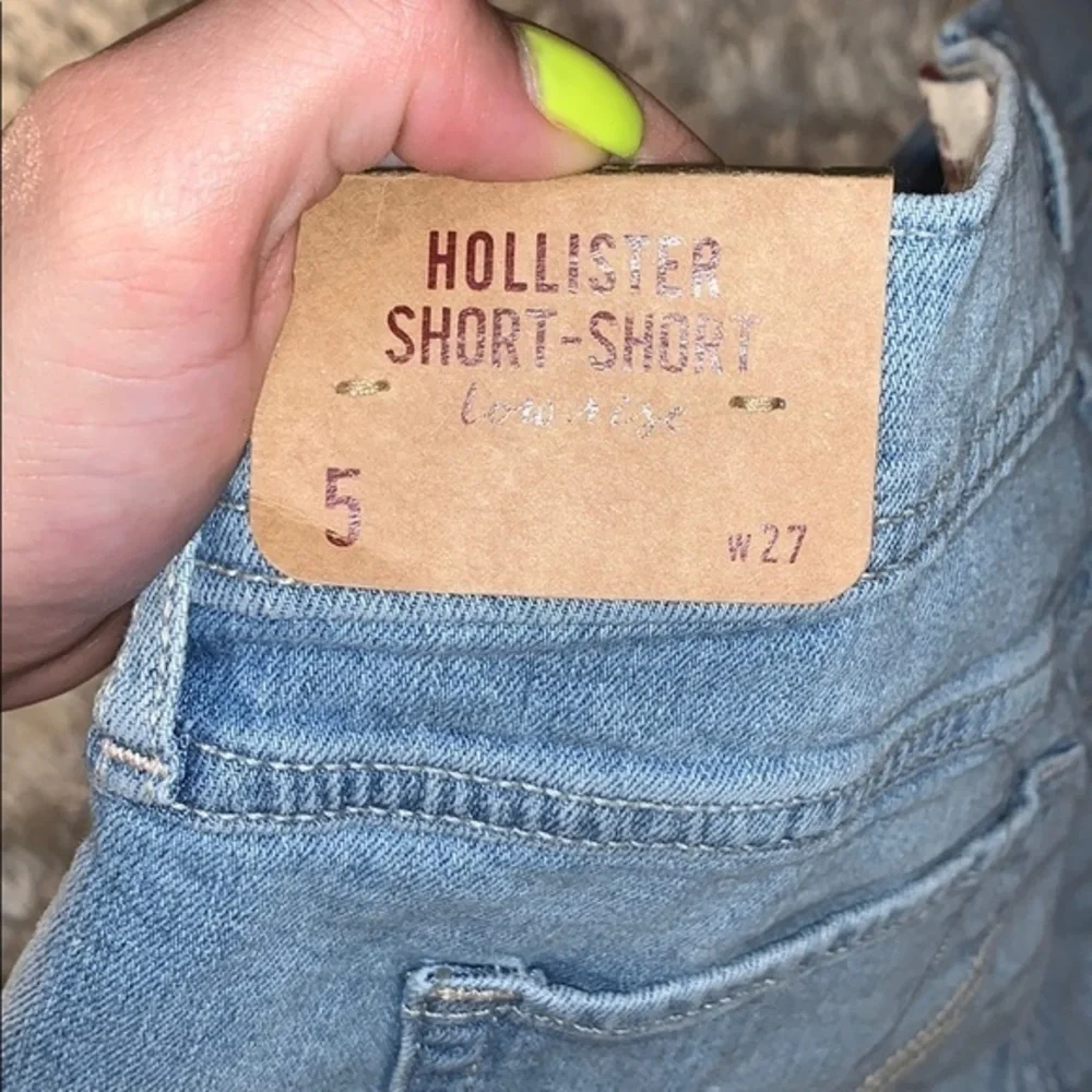 Hollister light wash‎ denim shorts NWT